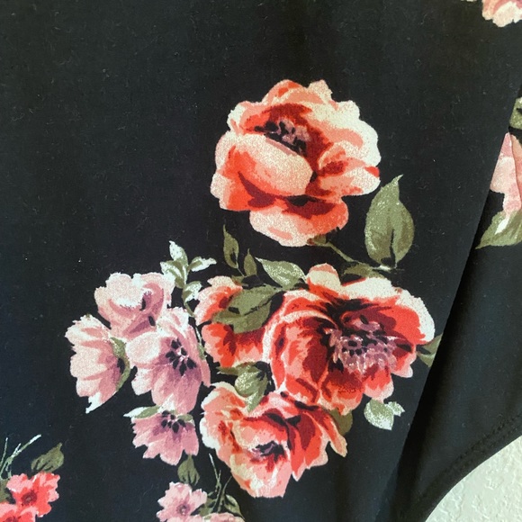 Black Floral Bodysuit - Picture 4 of 4